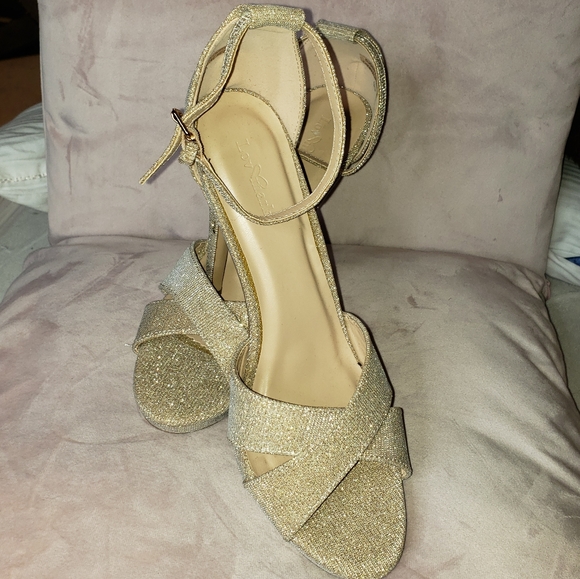 Gold cross strap heels - Picture 2 of 8